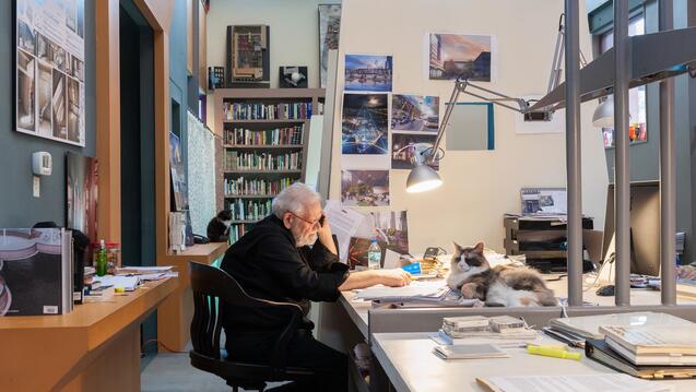Art Lubetz in his studio. Image courtesy of Deborah Knox.